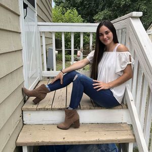 Meet your Posher, Jessica